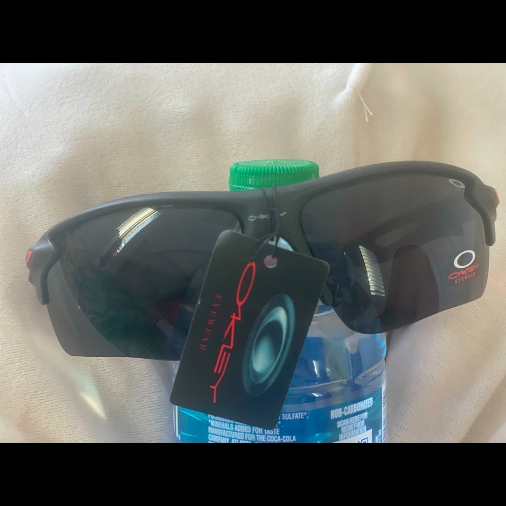 Oakley shades with tag & cover